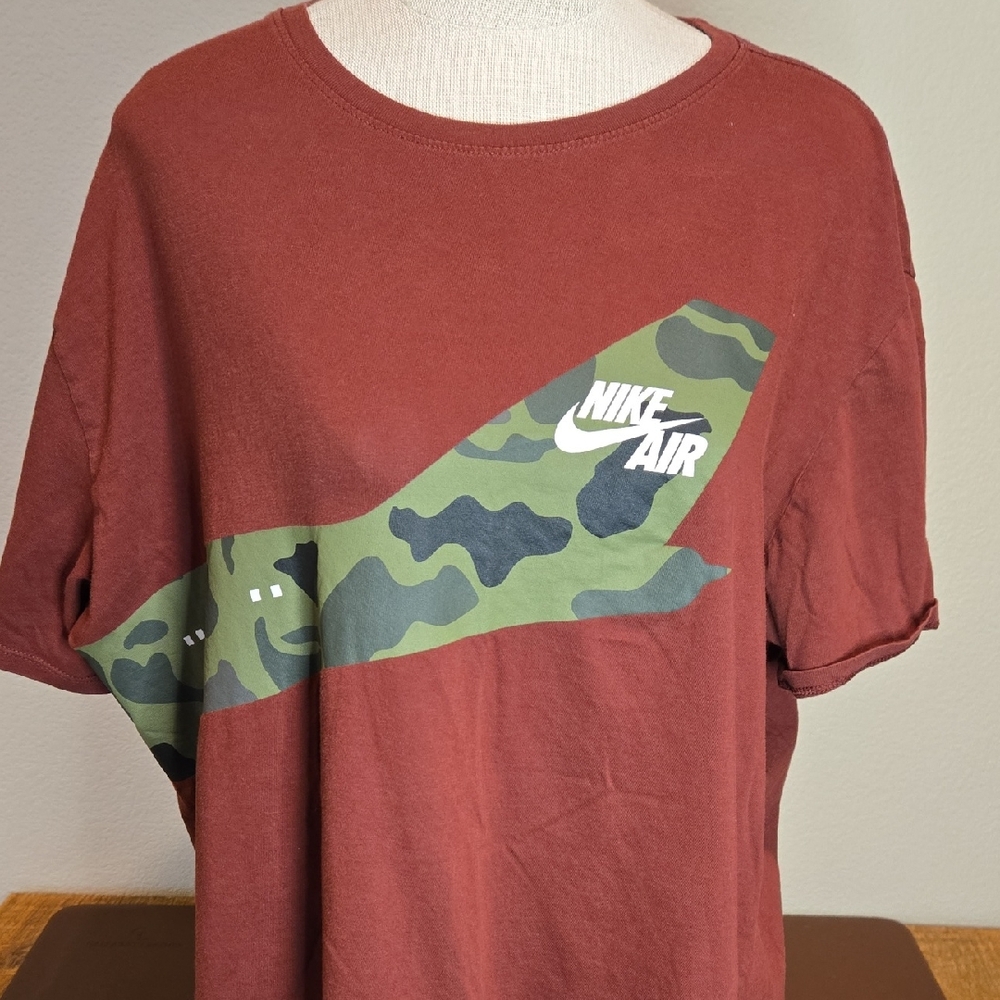 Nike Air Force 1 Bomber Maroon Camo‎ Tee